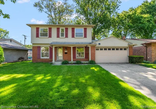 Homes for sale in Livonia, MI | 15602 Comstock St, Livonia, MI 48154 | MLS# 60999147
