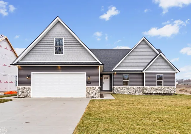 Photo 1 of Sale Pending at 1924 Shelldrake Ln #32, Saint Clair, MI 48079 | MLS# 50184305 | Listing updated on 2025-08-06