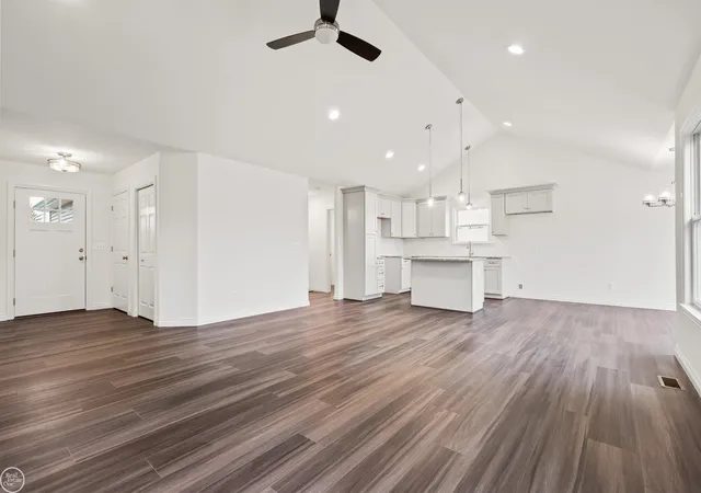 Photo 3 of Sale Pending at 1924 Shelldrake Ln #32, Saint Clair, MI 48079 | MLS# 50184305 | Listing updated on 2025-08-06