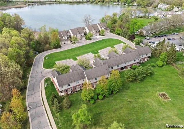 Homes for sale in Brighton, MI | 5953 High Point Ct #29, Brighton, MI 48116 | MLS# 61006532