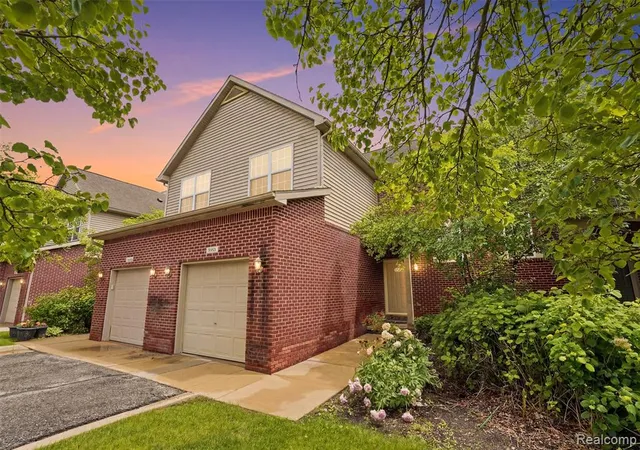 Homes for sale in Brighton, MI | 5953 High Point Ct #29, Brighton, MI 48116 | MLS# 61006532