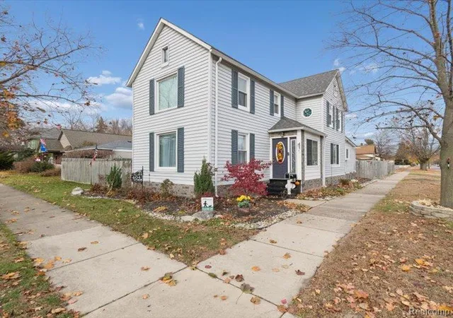 Homes for sale in Wyandotte, MI | 404 Pine St, Wyandotte, MI 48192 6238 | MLS# 60956763