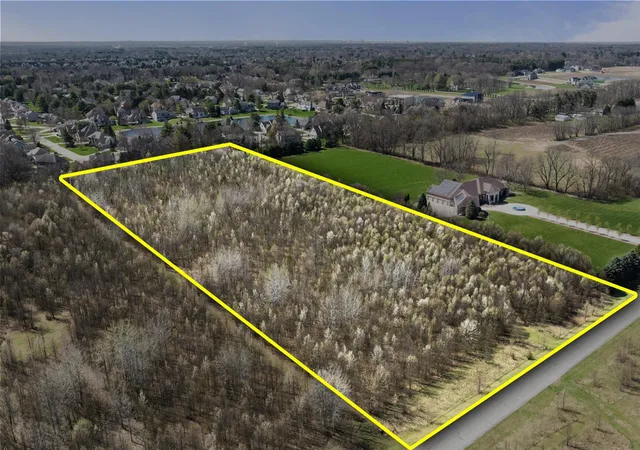 3rd image of Stratford Ct, Niles, MI 49120 | MLS# 70524134