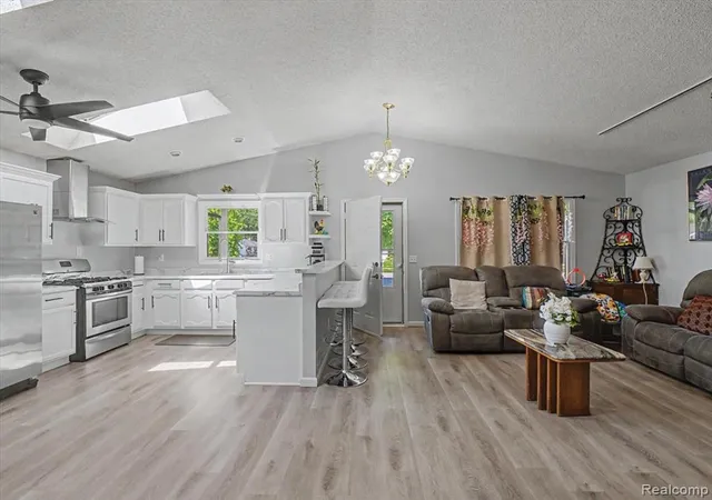 Photo 2 of Single family home for sale at 14275 Irene St, Southgate, MI 48195 1983 | MLS# 60997838 | Listing updated on 2026-09-17