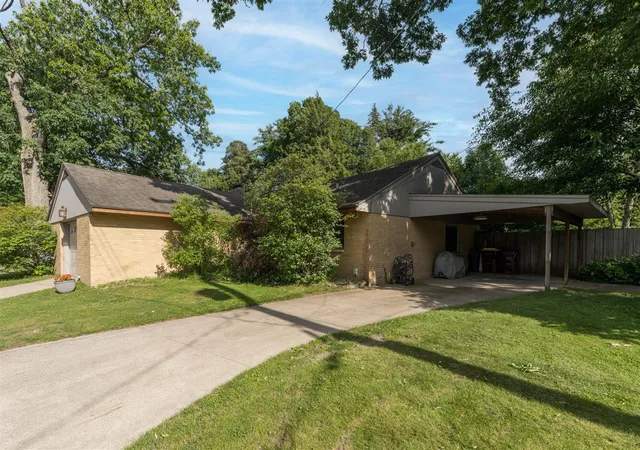 Homes for sale in Hastings, MI | 888 W Walnut St, Hastings, MI 49058 | MLS# 70540174