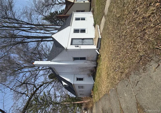 3rd image of 18101 Cornwall St, Detroit, MI 48224 | MLS# 60978976