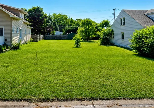 Homes for sale in Farmington, MI | 20800 Rensselaer St, Farmington, MI 48336 | MLS# 60990525