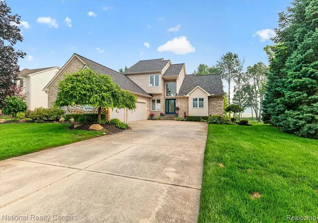 Photo 2 of Single family home for sale at 2915 Allison Ln, Highland, MI 48357 | MLS# 61012518 | Listing updated on 2026-08-09