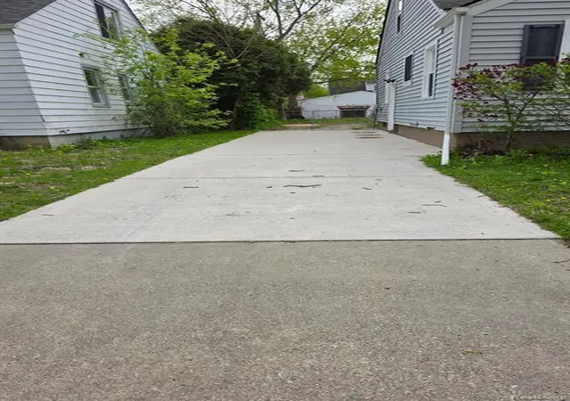 13th image of 19700 Washtenaw St, Harper Woods, MI 48225 | MLS# 60990219