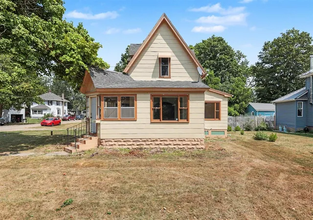 2nd image of 263 S Main St, Clarksville, MI 48815 | MLS# 70553081