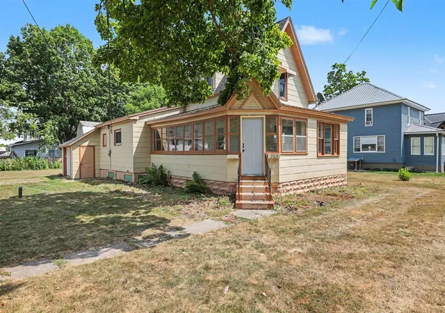 3rd image of 263 S Main St, Clarksville, MI 48815 | MLS# 70553081