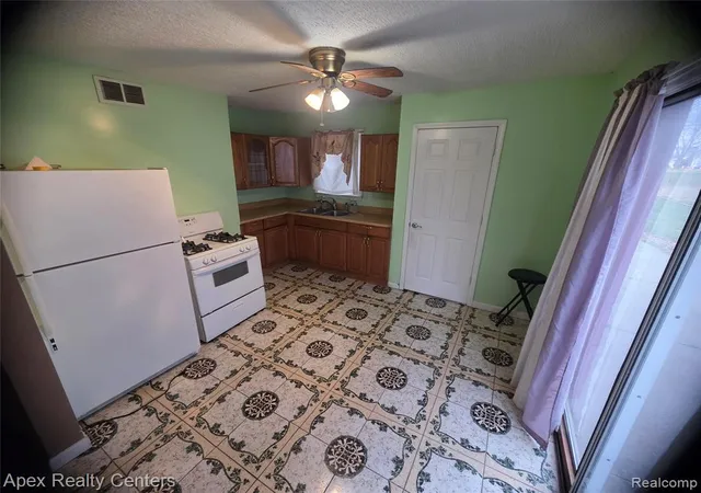 Photo 3 of Single family home for sale at 18948 Wall St, Melvindale, MI 48122 1873 | MLS# 60985688 | Listing updated on 2026-08-31