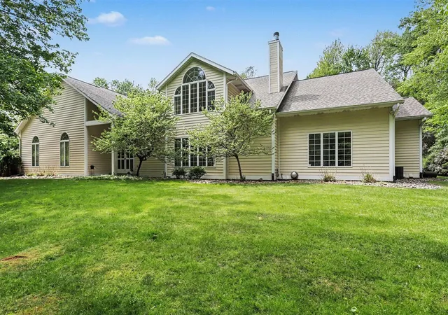 Homes for sale in Augusta, MI | 14761 Trillium Dr, Augusta, MI 49012 | MLS# 70533450