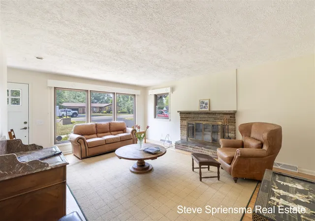Photo 3 of Sale Pending at 4372 Cordes Ave, Comstock Park, MI 49321 | MLS# 70548245 | Listing updated on 2026-08-28