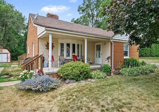 Photo 2 of Sale Pending at 2340 Hessel Ave, Rochester Hills, MI 48307 | MLS# 61016106 | Listing updated on 2026-08-15