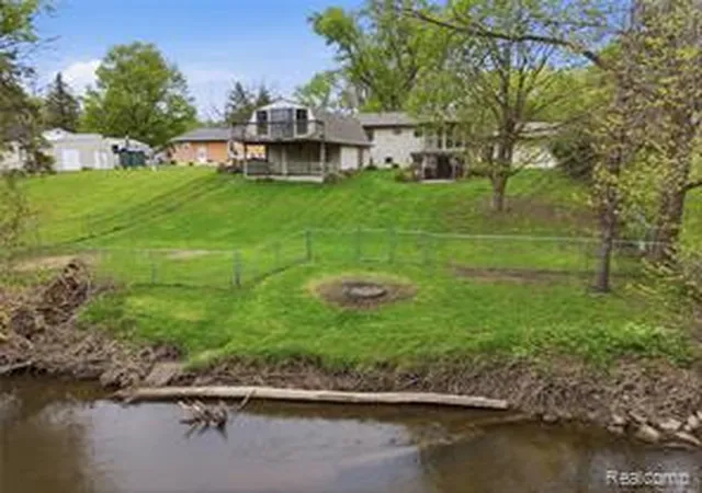 Homes for sale in Burton, MI | 2465 Egelston Ave, Burton, MI 48509 | MLS# 60992935