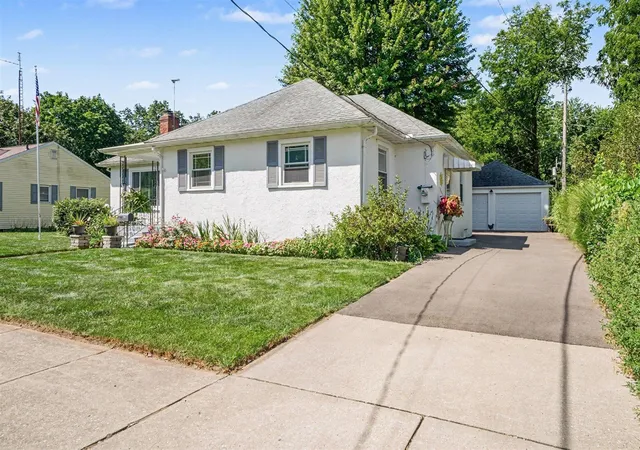 Photo 3 of Single family home for sale at 106 N 14Th St, Niles, MI 49120 | MLS# 70554920 | Listing updated on 2026-08-27