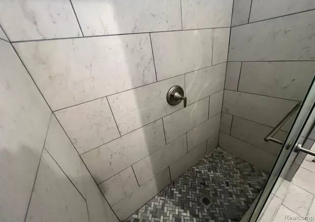 Photo 3 of Single family home for sale at 239 Eason St, Highland Park, MI 48203 2706 | MLS# 60321995 | Listing updated on 2026-09-12