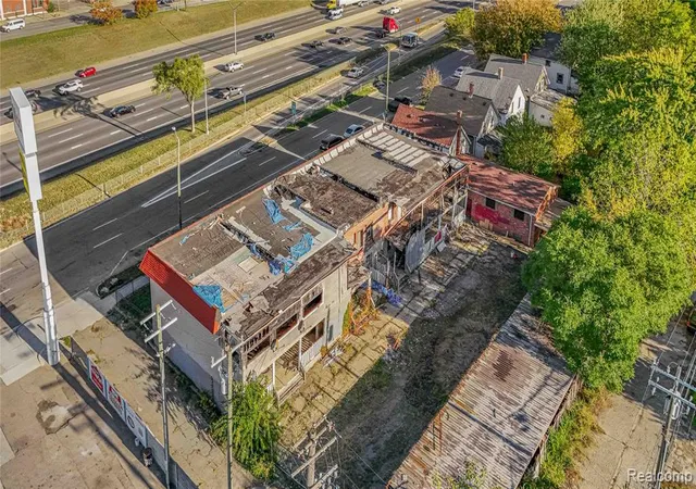 4th image of 7579 Chrysler, Detroit, MI 48211 | MLS# 60951852