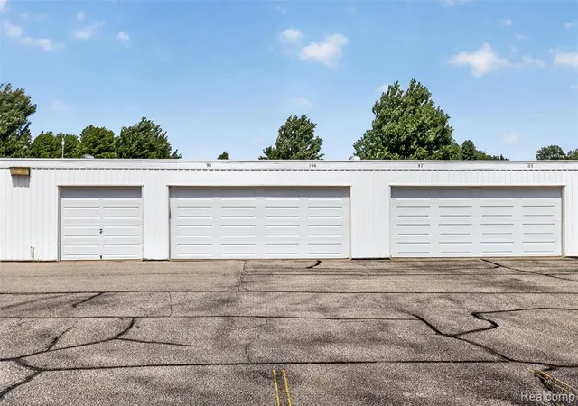 26th image of 925 Kennely Rd #G-106, Saginaw, MI 48609 | MLS# 61002449