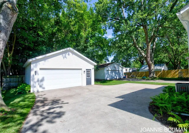 Homes for sale in Zeeland, MI | 228 N Ottawa St, Zeeland, MI 49464 | MLS# 70541276