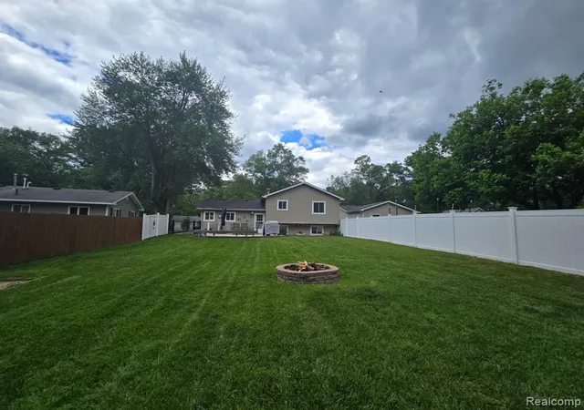 Homes for sale in Milford, MI | 2909 Central Blvd, Milford, MI 48380 | MLS# 60977086