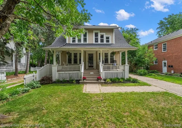 Homes for sale in Grosse Pointe, MI | 568 Saint Clair Ave, Grosse Pointe, MI 48230 | MLS# 61003875