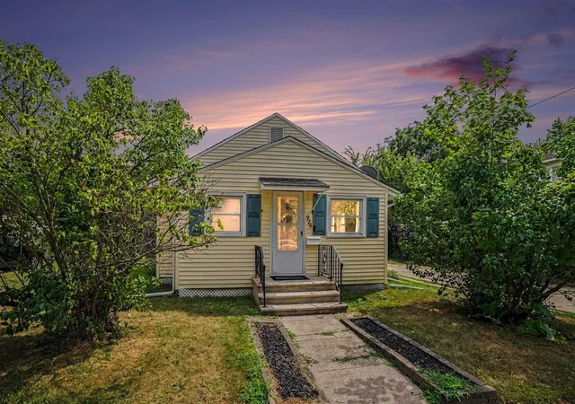 1st image of 926 Foley St, Kalamazoo, MI 49001 | MLS# 70548433