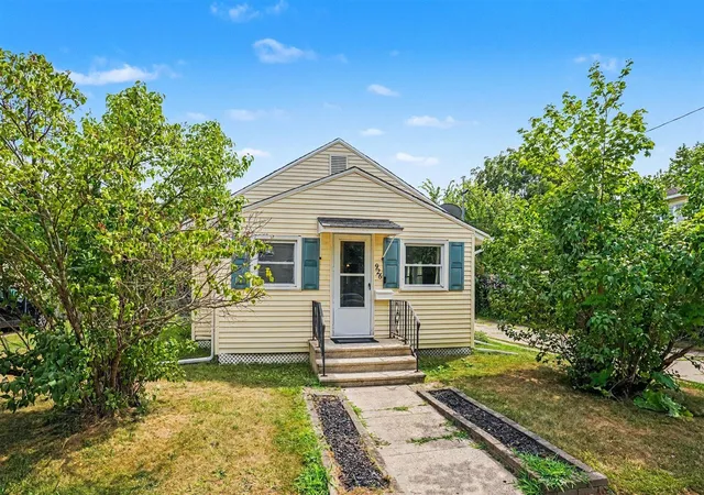 2nd image of 926 Foley St, Kalamazoo, MI 49001 | MLS# 70548433