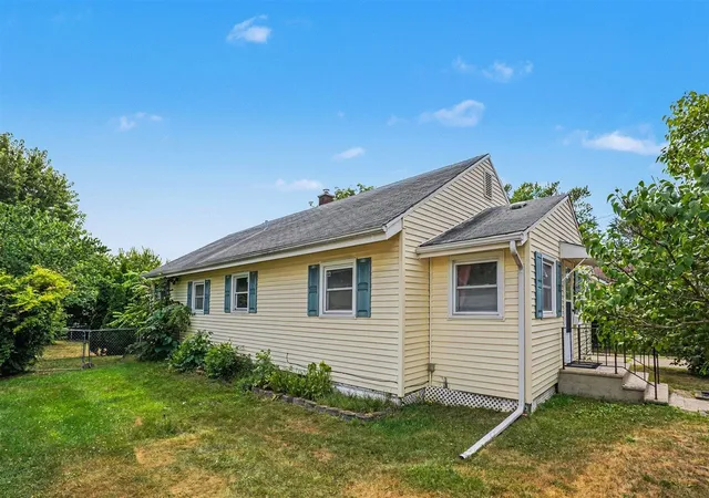 3rd image of 926 Foley St, Kalamazoo, MI 49001 | MLS# 70548433