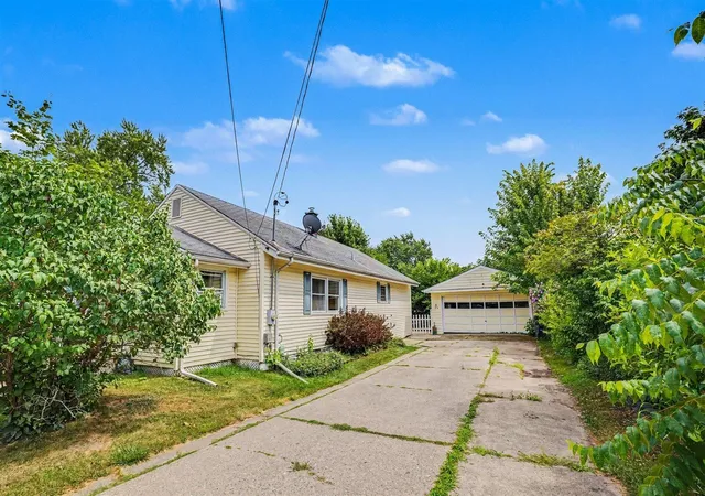 4th image of 926 Foley St, Kalamazoo, MI 49001 | MLS# 70548433
