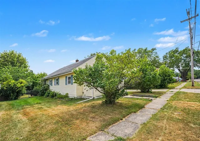 5th image of 926 Foley St, Kalamazoo, MI 49001 | MLS# 70548433