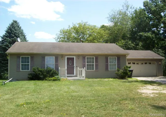 Photo 1 of Sale Pending at 3030 Thomas Rd, Oxford, MI 48371 1433 | MLS# 61014858 | Listing updated on 2026-09-12