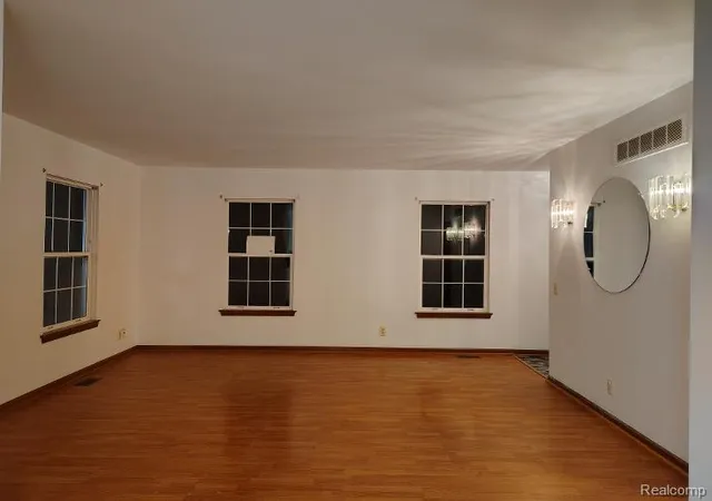 Photo 3 of Sale Pending at 3030 Thomas Rd, Oxford, MI 48371 1433 | MLS# 61014858 | Listing updated on 2026-09-12
