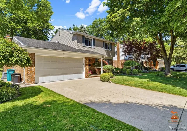 Homes for sale in Saline, MI | 495 Springbrook Crescent, Saline, MI 48176 | MLS# 60999705