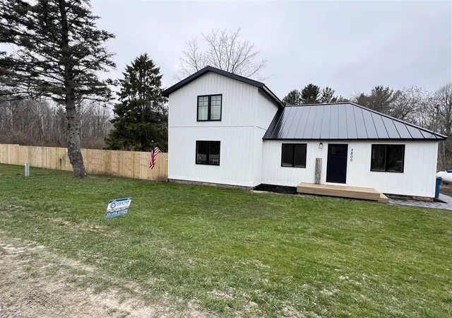 Photo 1 of Single family home for sale at 3800 Grant Hwy, Manistee, MI 49660 | MLS# 70463337 | Listing updated on 2026-05-04