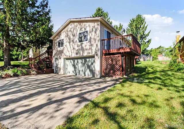 Photo 2 of Sale Pending at 2331 Lakeside Dr, Highland, MI 48356 | MLS# 60995666 | Listing updated on 2026-08-12