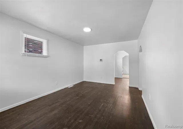 Photo 4 of Single family home for sale at 7220 Toepfer Rd, Warren, MI 48091 | MLS# 61018069 | Listing updated on 2026-09-01