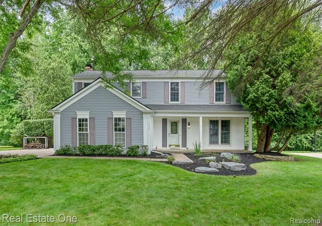 1st image of 1377 Barneswood Ln, Rochester Hills, MI 48306 | MLS# 61007903