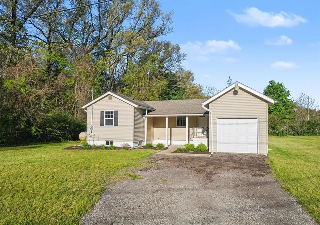 Homes for sale in Fennville, MI | 2452 54Th St, Fennville, MI 49408 | MLS# 70532458