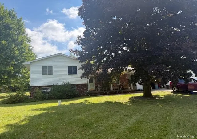 Photo 2 of Single family home for sale at 114 Crooked Limb Dr, Lapeer, MI 48446 3137 | MLS# 61025617 | Listing updated on 2026-08-30