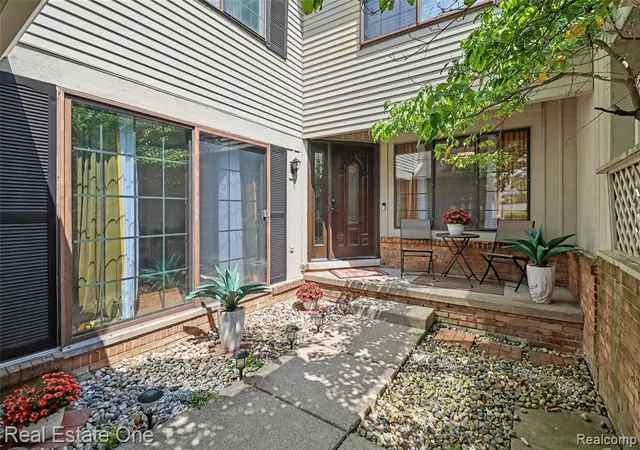 1st image of 7315 W Bridge Way Rd, West Bloomfield, MI 48322 3531 | MLS# 61023276