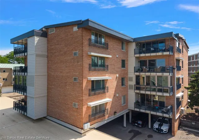 Listing Photo 4 - Condo for sale in building located at 400 Southfield Rd, Birmingham, MI 48009 - Unit #3