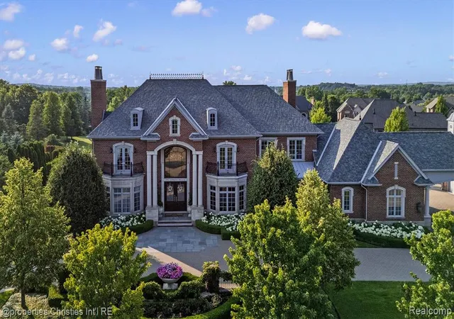Photo 1 of Single family home for sale at 2902 Addison Cir, Rochester, MI 48306 | MLS# 61012106 | Listing updated on 2026-07-21