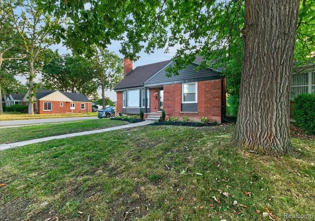 Photo 3 of Sale Pending at 19705 Sussex St, Detroit, MI 48235 2054 | MLS# 61023643 | Listing updated on 2026-09-06