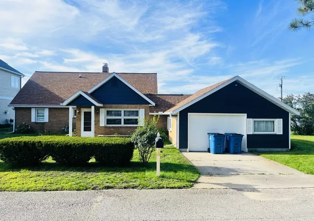 1st image of 2009 Sunnyside Dr, Cadillac, MI 49601 | MLS# 80069776
