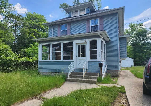 Homes for sale in Jackson, MI | 213 E High St, Jackson, MI 49203 | MLS# 70539812