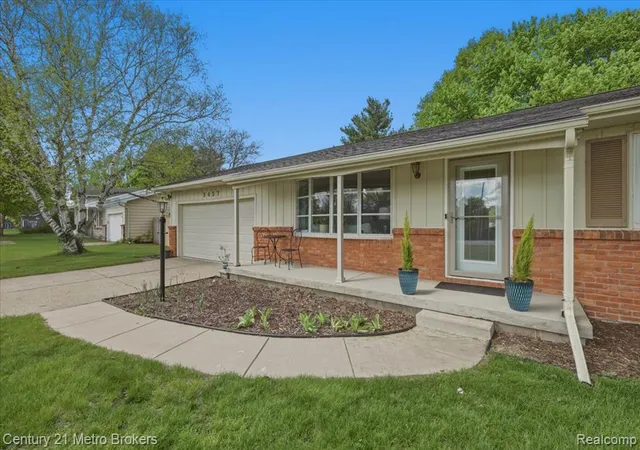 Homes for sale in Flushing, MI | 5457 N Seymour Rd, Flushing, MI 48433 | MLS# 60992503