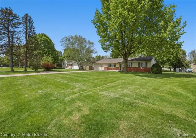 Homes for sale in Flushing, MI | 5457 N Seymour Rd, Flushing, MI 48433 | MLS# 60992503