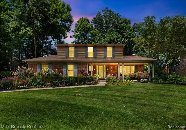 Photo 3 of Sale Pending at 12201 Craven Ave, Shelby Township, MI 48315 | MLS# 61022531 | Listing updated on 2026-09-06